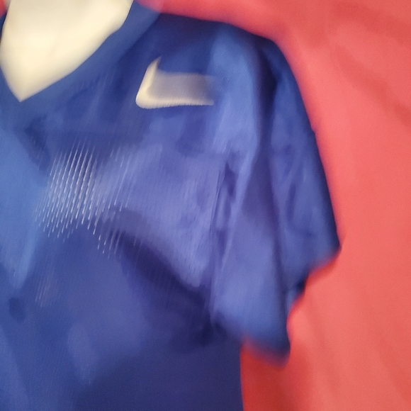 #1187 Nike top - Picture 5 of 5